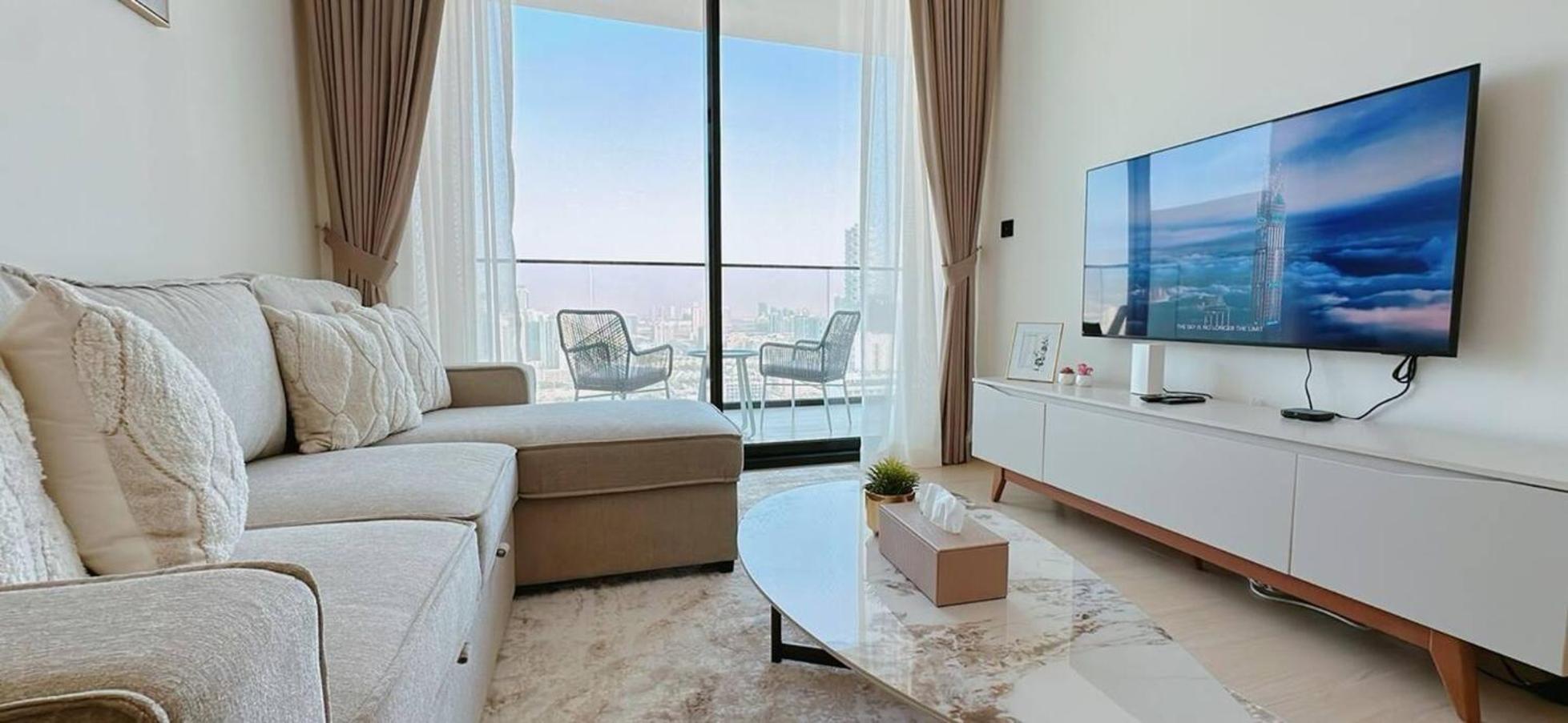 Apartment Stunning Brand New 1-br Wbig Balcony Dubai
