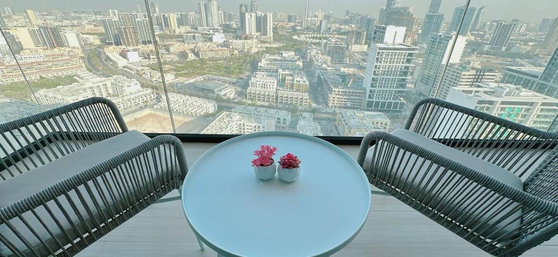 Apartment Stunning Brand New 1-br Wbig Balcony *
