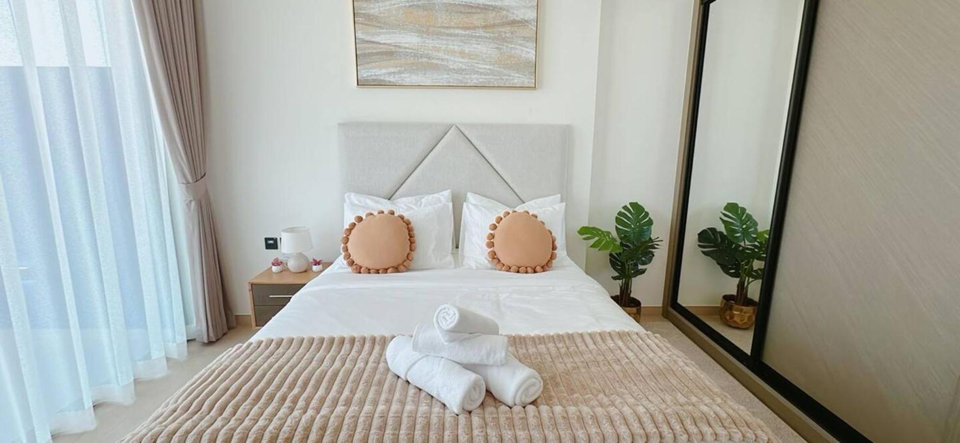 Apartment Stunning Brand New 1-br Wbig Balcony