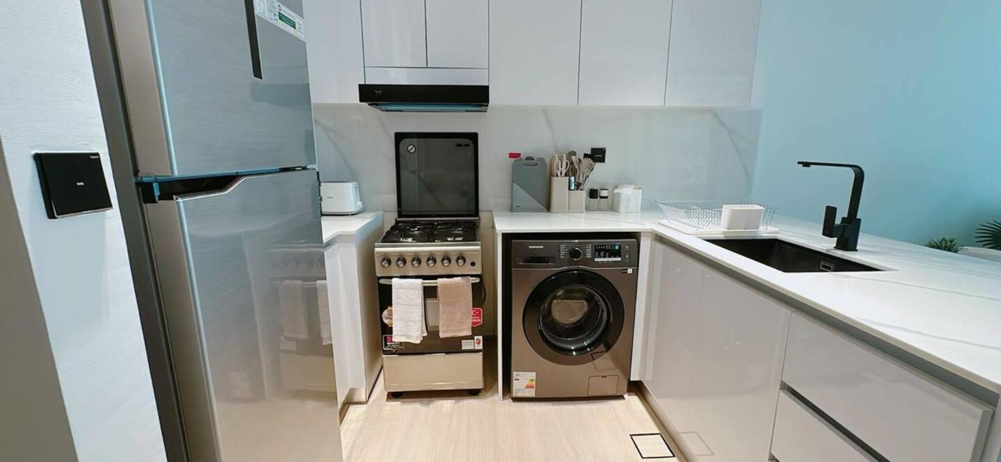Apartment Stunning Brand New 1-br Wbig Balcony *
