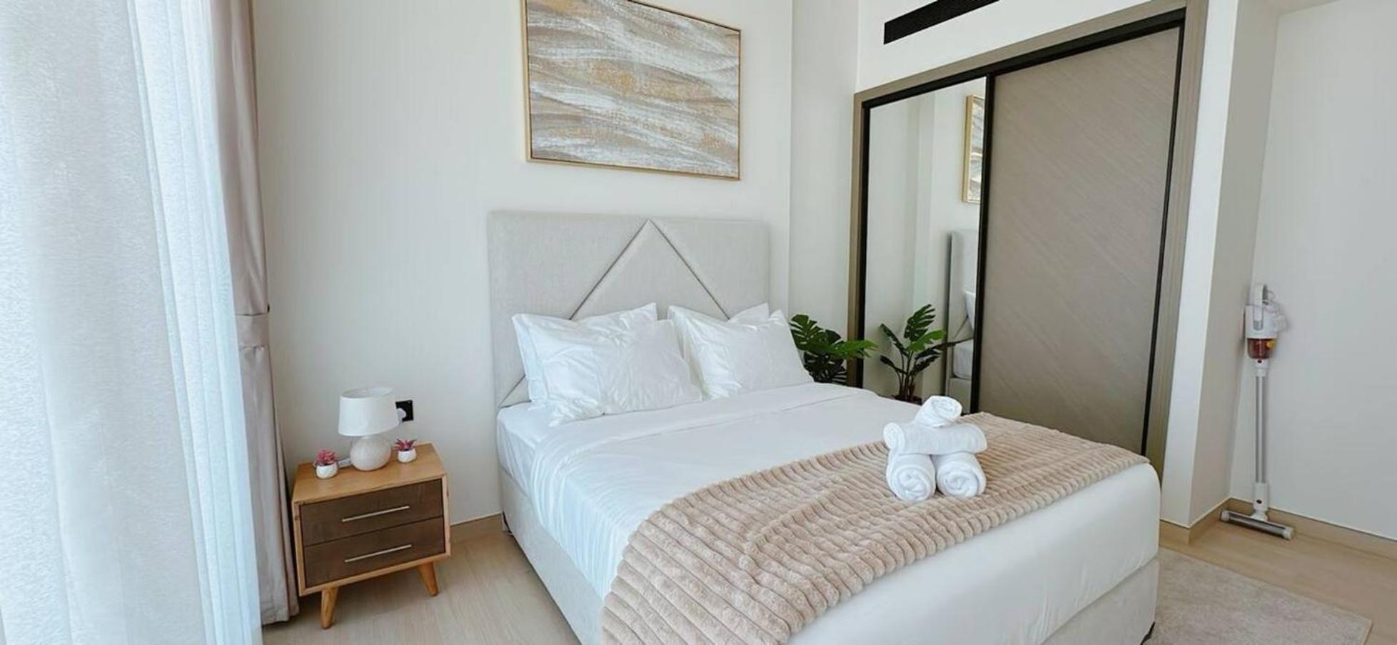 Apartment Stunning Brand New 1-br Wbig Balcony *