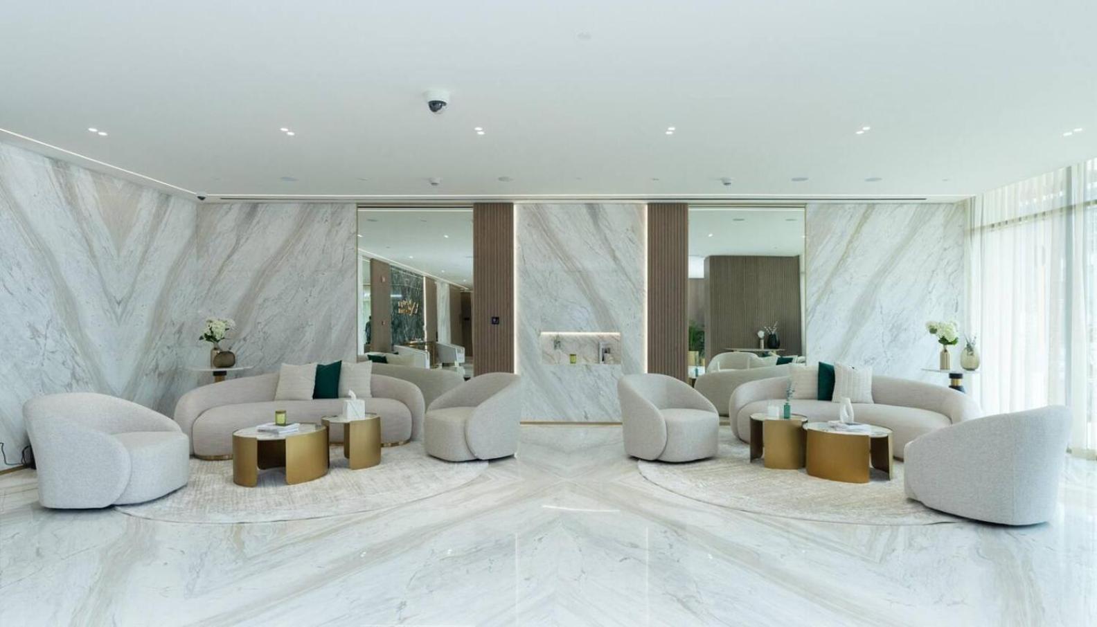 Apartment Stunning Brand New 1-br Wbig Balcony *